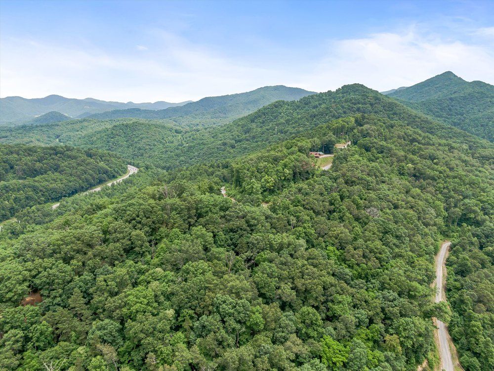 Majors Estate: 1610 Perth Rd, Clyde, NC 28721